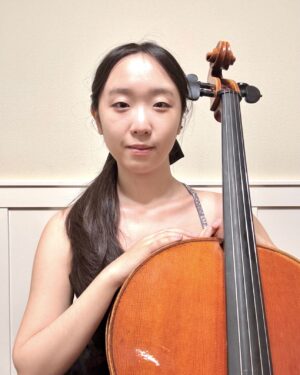 Headshot: Annie-Rhew-Headshot-avimc