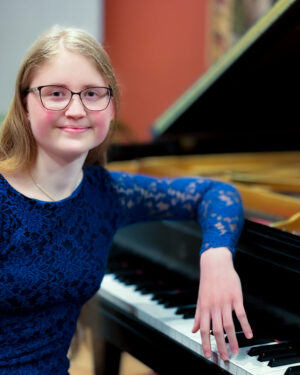 Evelina Kleczek Piano