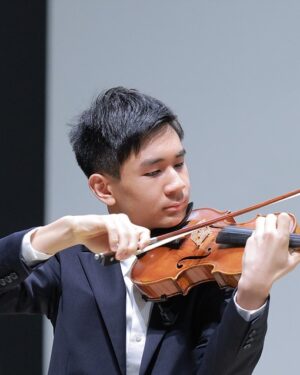 Headshot: Juho-Paek-VN-14