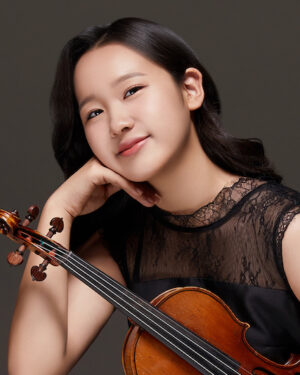 Headshot: Kate-headshot