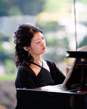 Headshot: chihiro-picture