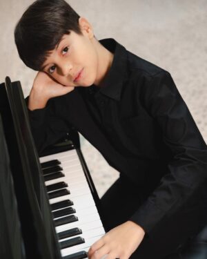 Headshot: ee1c7eca-6ae4-4e27-bf2b-b0f549037b60